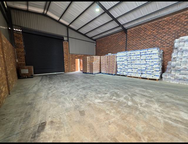 268M² WAREHOUSE TO LET IN AEROTON